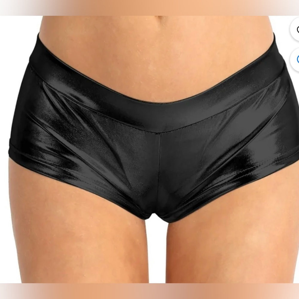 IEFIEL Women’s Black Faux Leather Fitness Booty Shorts Or club shorts Size Small